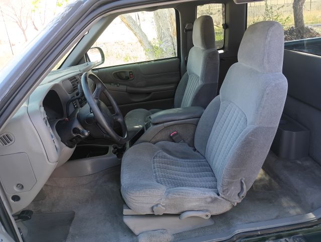 2002 s10 2wd (28).jpg